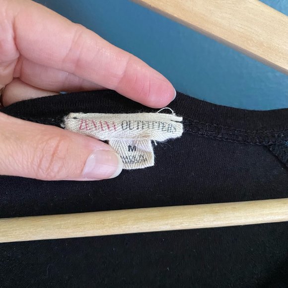 Black shirt with mesh 3/4 length sleeves - Picture 5 of 7